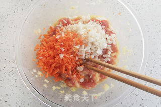 四喜丸子——年夜饭红烧狮子头的做法步骤:5