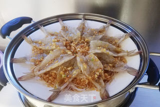 蒜蓉粉丝蒸虾——过年必备口感鲜嫩,好吃入味,上桌赞不绝口的做法步骤:12