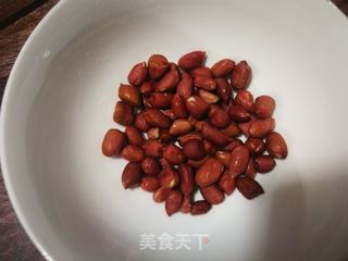 山药花生黑芝麻米浆的做法步骤:2