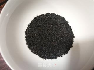 山药花生黑芝麻米浆的做法步骤:3