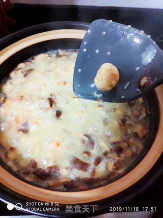 香菇鸡肉丸二米粥的做法步骤:9