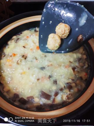 香菇鸡肉丸二米粥的做法步骤:10