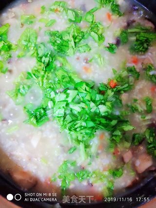 香菇鸡肉丸二米粥的做法步骤:11