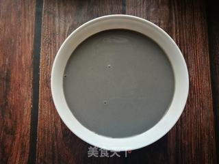 黑芝麻花生米浆馒头的做法步骤:2
