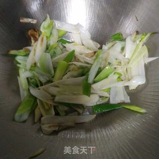 鸡蛋炒大葱的做法步骤：6