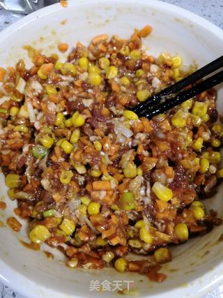 胡萝卜玉米猪肉馅饼的做法步骤:4