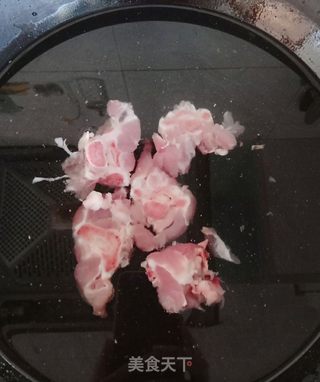 莲藕龙骨汤的做法步骤:2