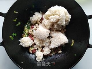 菌菇腊肠炒饭的做法步骤:7