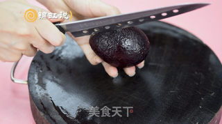 减肥饮料 | 牛油果蔓越莓果昔的做法步骤:2