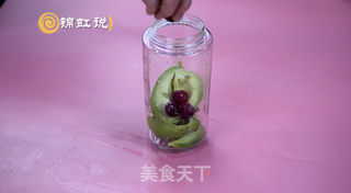 减肥饮料 | 牛油果蔓越莓果昔的做法步骤:4