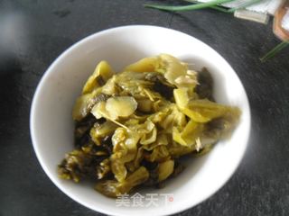 酸菜偏口鱼的做法步骤：2
