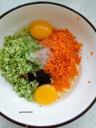 西兰花胡萝卜鸡蛋早餐饼的做法步骤:6