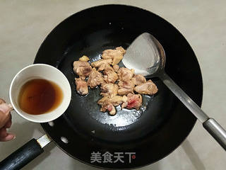 土豆鸡块焖面的做法步骤:3