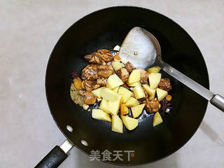 土豆鸡块焖面的做法步骤:7