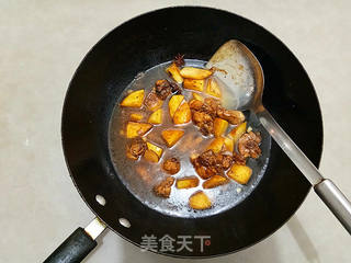 土豆鸡块焖面的做法步骤:8