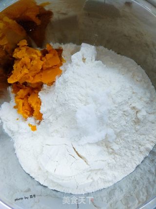 南瓜荷叶饼的做法步骤:3