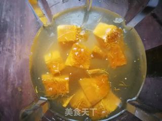 南瓜小米鲫鱼浓汤的做法步骤:4
