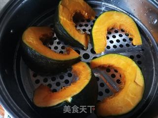 南瓜手抓饼的做法步骤：1