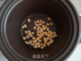 红薯花生桃胶汤的做法步骤:4