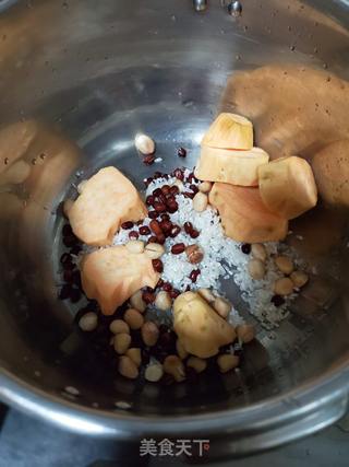 花生红豆番薯粥的做法步骤:5