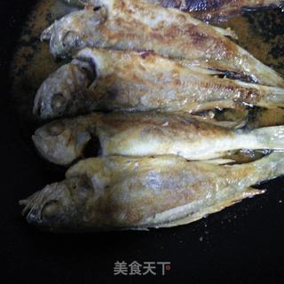香煎黄花鱼的做法步骤:5