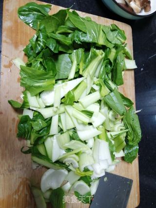 香菇黑白菜的做法步骤：1