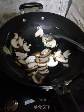 香菇黑白菜的做法步骤：3