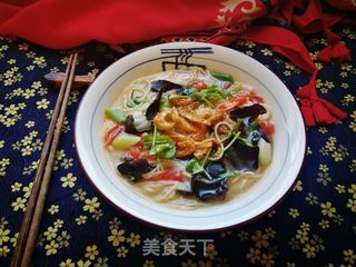 蒜苗木耳榨菜汤面的做法步骤:11