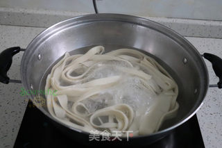 大碗宽面的做法步骤:6