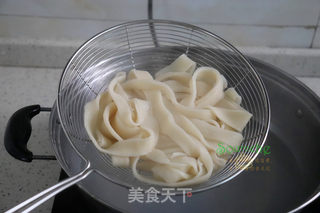 大碗宽面的做法步骤:7