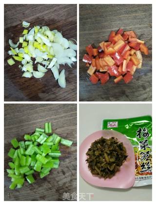 咸菜(梅菜笋丝)炒饭的做法步骤:2