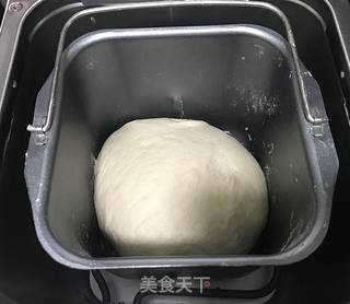 香葱火腿肠花卷的做法步骤:2