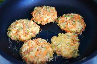 白米饭蔬菜饼的做法步骤:7