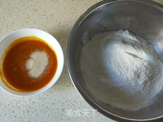 南瓜花样馒头的做法步骤:3