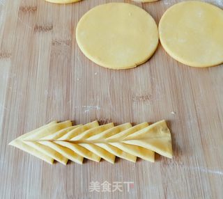 南瓜花样馒头的做法步骤:10