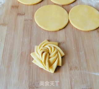 南瓜花样馒头的做法步骤:12