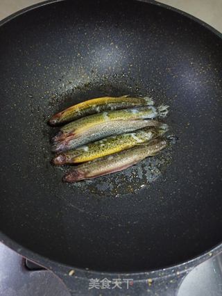 泥鳅冻豆腐汤的做法步骤:2