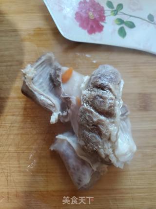 隔沙肉煲胡萝卜山药汤的做法步骤:10