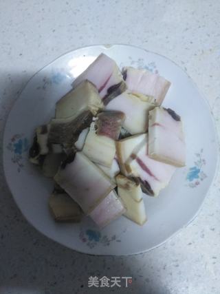 腌萝卜干炒腊肉的做法步骤:3