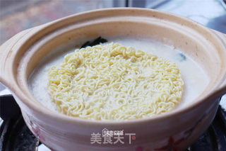 牛奶煮泡面的做法步骤:7