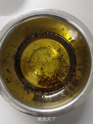 猪肉酸菜饺子的做法步骤:6