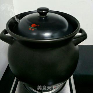 桂圆莲子大骨汤的做法步骤:8