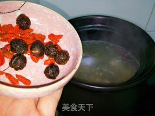 桂圆莲子大骨汤的做法步骤:9