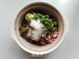 雪菜肉包的做法步骤:3