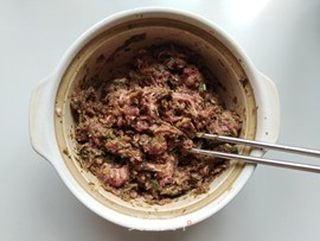 雪菜肉包的做法步骤:4