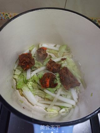 白菜牛肉酸汤面的做法步骤:5