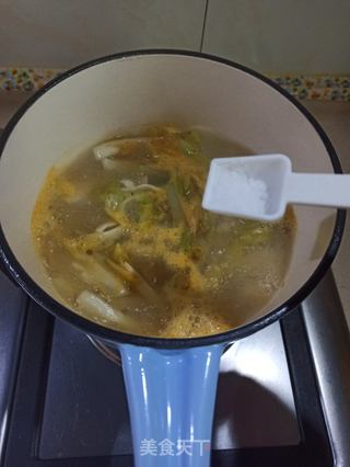 白菜牛肉酸汤面的做法步骤:8