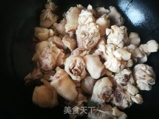 芹菜鸡块炖粉皮的做法步骤:6