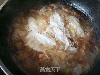 芹菜鸡块炖粉皮的做法步骤：15