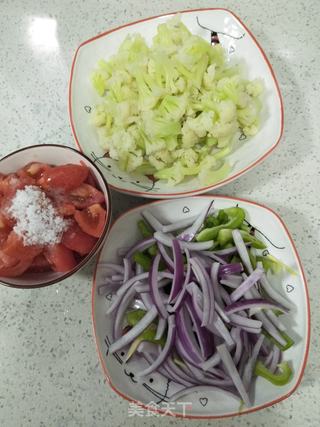西红柿洋葱炒菜花的做法步骤:4